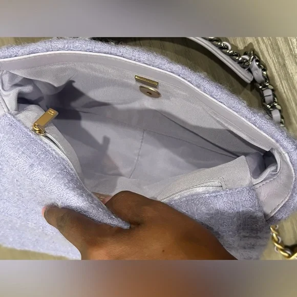 CHANEL 19 Flap Bag Quilted Tweed Lilac - Picture 8 of 14